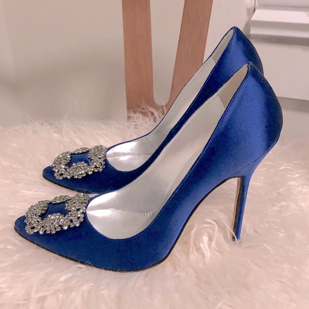 💥 MANOLO BLAHNIK Hangisi Satin 105 Blue Sz 37